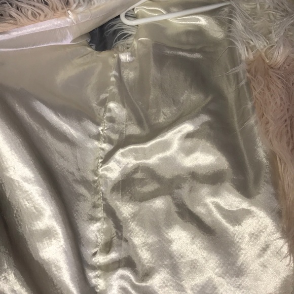 Light pink & white fur vest. - Picture 3 of 5